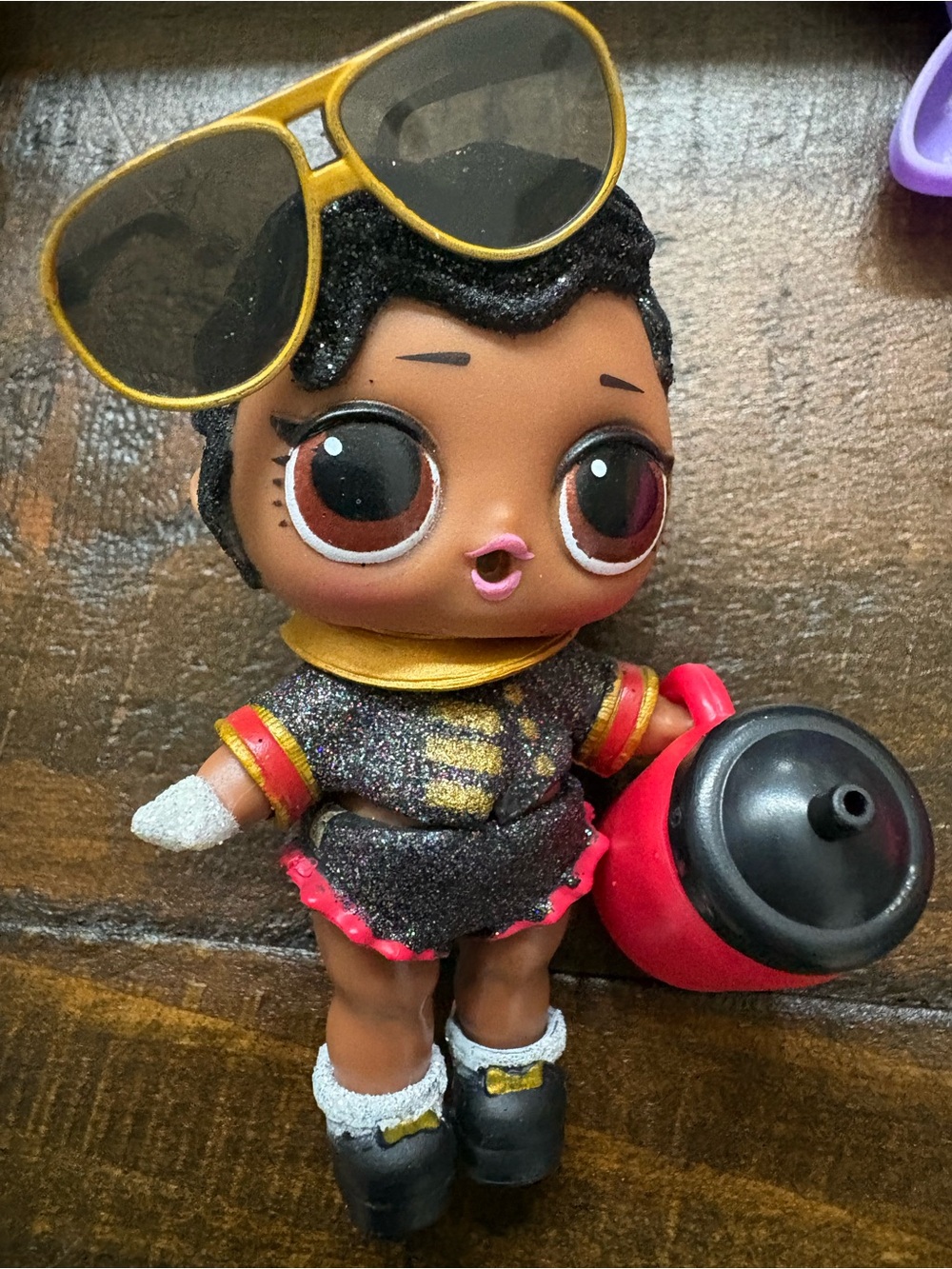 L.O.L. Surprise! Glam Glitter Shimone Queen-Michael Jackson Inspired Doll & Cup